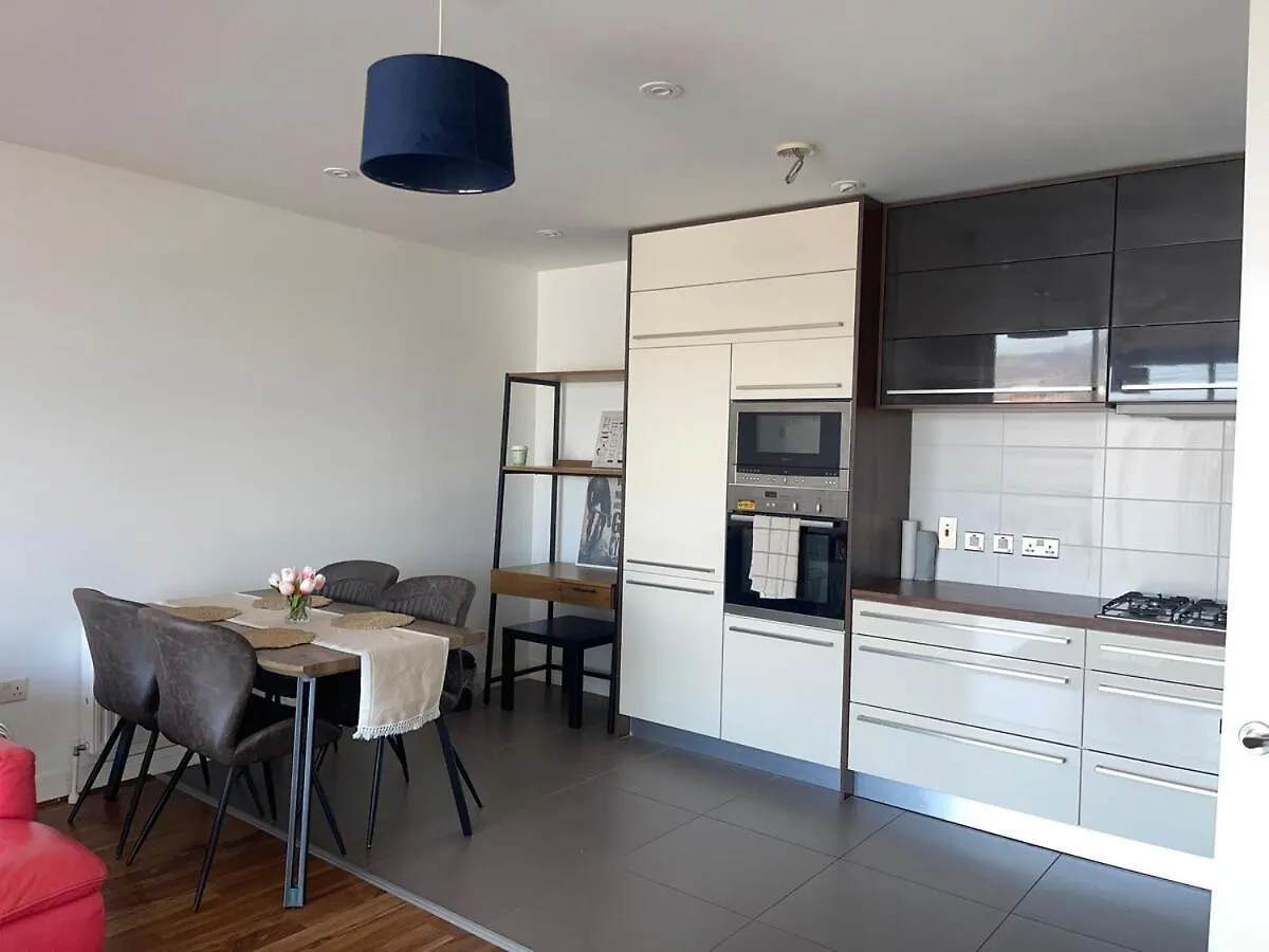 Titanic Quarter, Marina View Modern 2 Bedroom Apartment Belfast United Kingdom