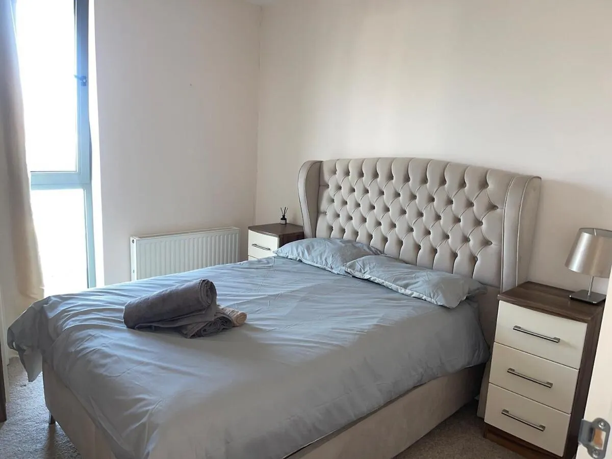 Titanic Quarter, Marina View Modern 2 Bedroom Apartment Belfast 0*,  United Kingdom