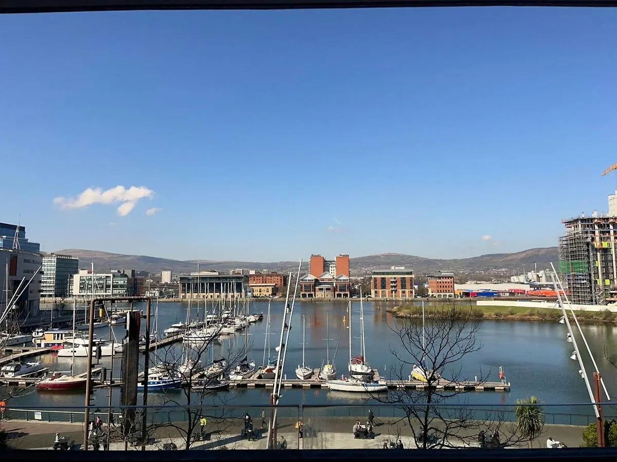 Titanic Quarter, Marina View Modern 2 Bedroom Apartment Belfast