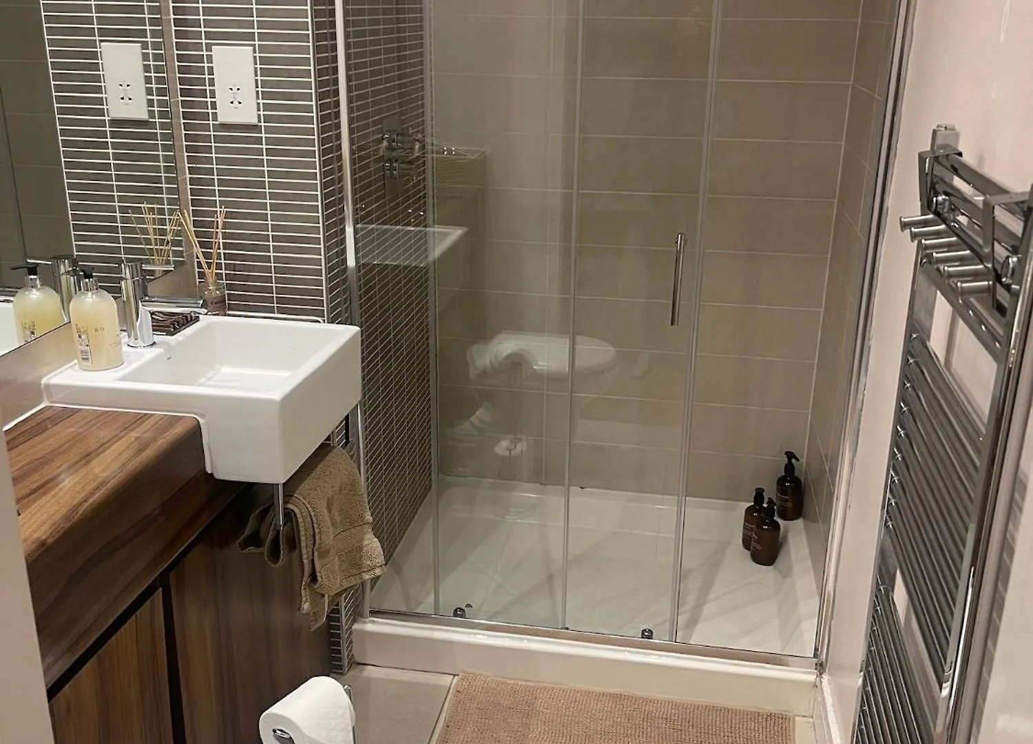 Titanic Quarter, Marina View Modern 2 Bedroom Apartment Belfast 0*,  United Kingdom