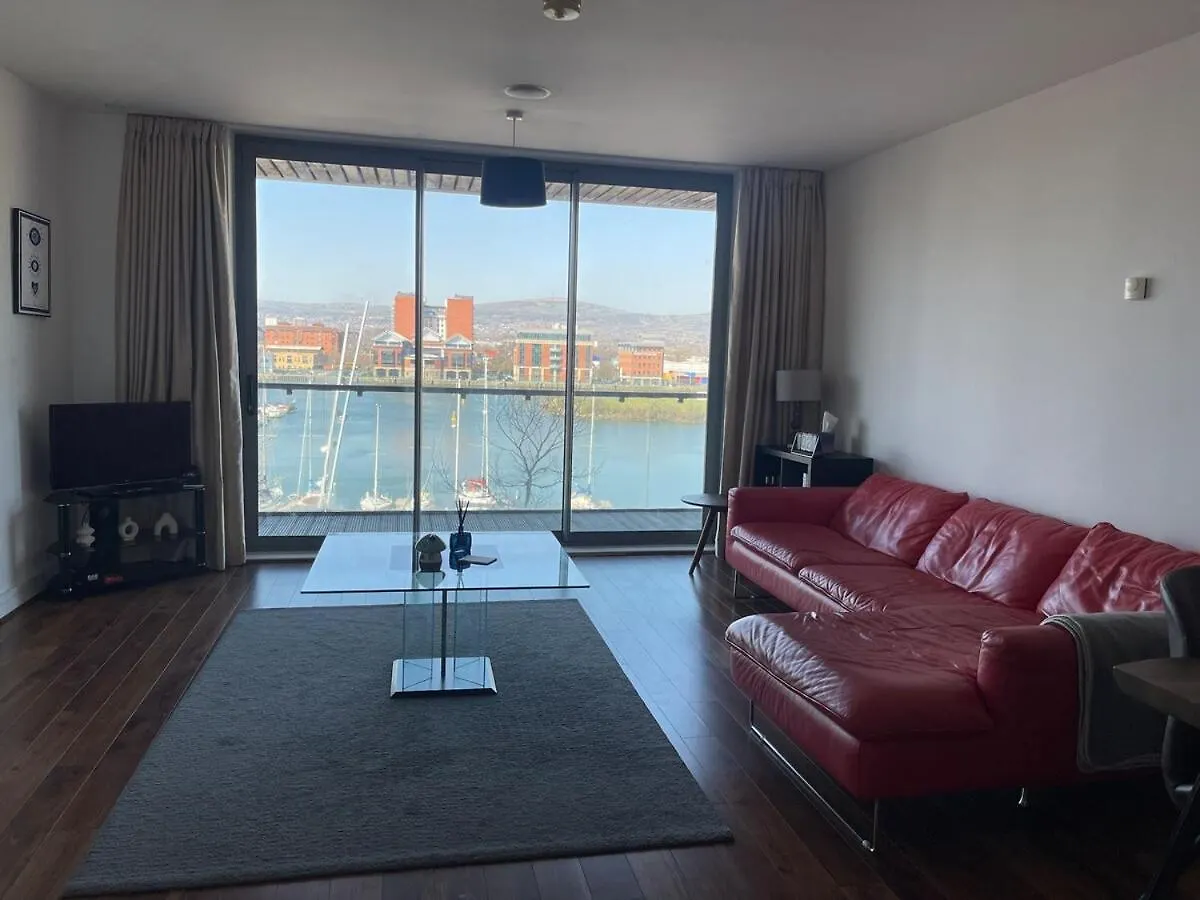 Titanic Quarter, Marina View Modern 2 Bedroom Apartment Belfast