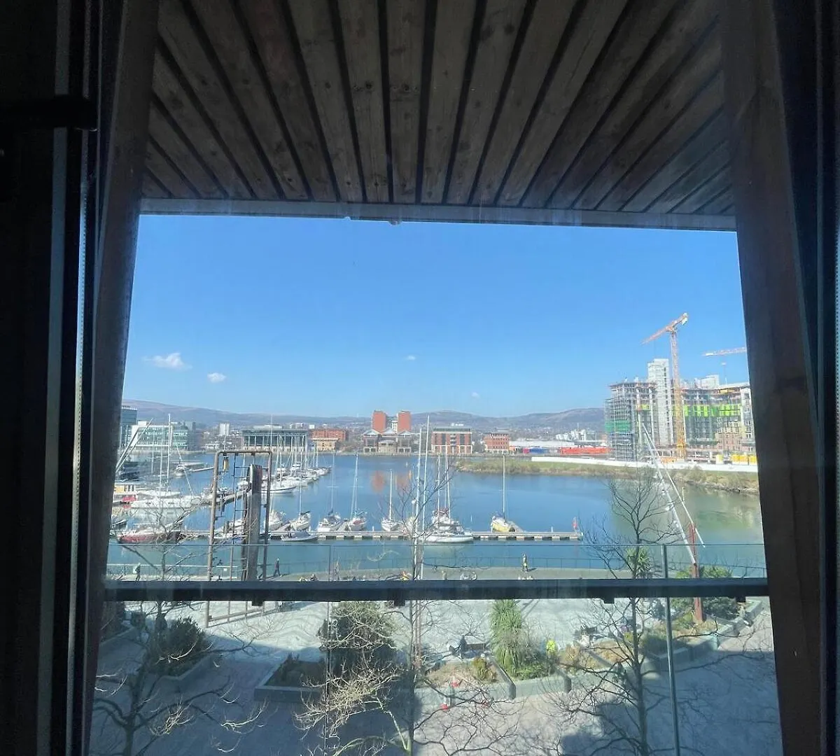 Titanic Quarter, Marina View Modern 2 Bedroom Apartment Belfast